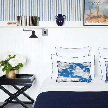 Le Flaubert Отель 4*